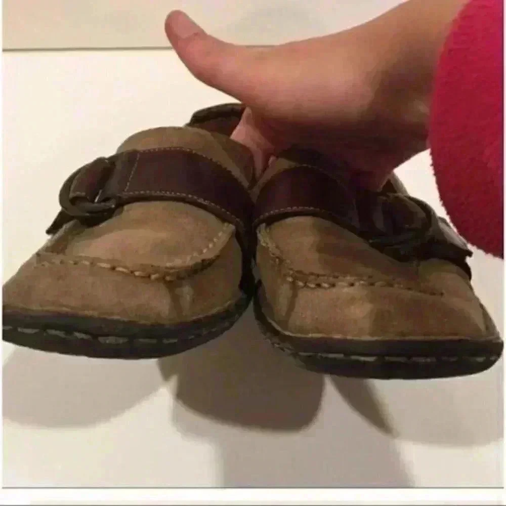 Born flats size 8 brown suede buckle loafers 90s vintage